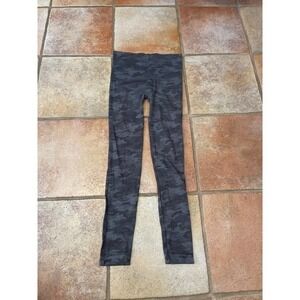 SPANX SEAMLESS LEGGINGS CAMO GRAY SMALL
